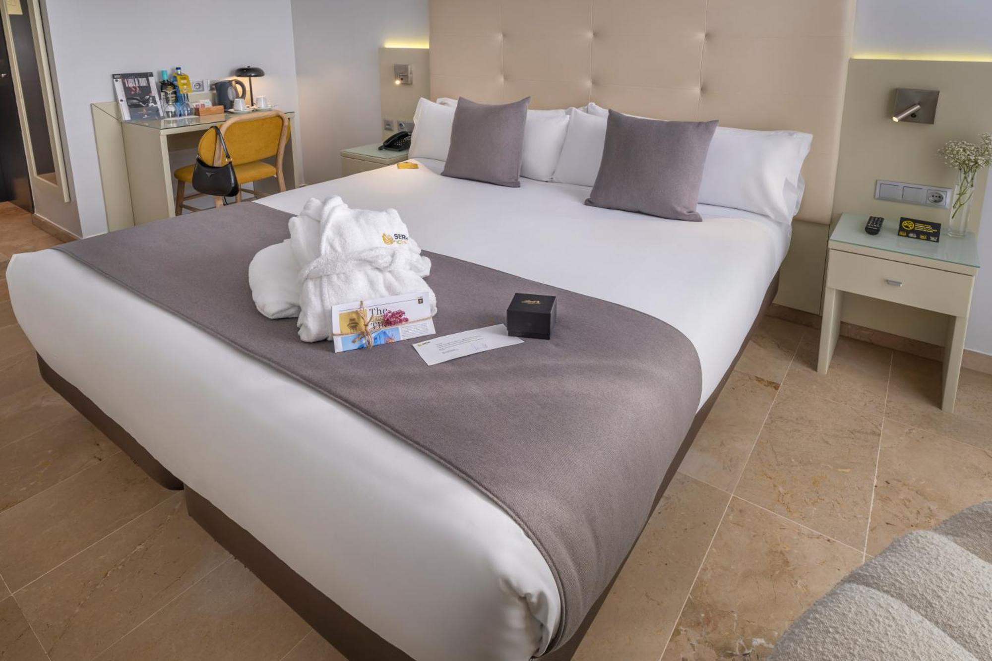 Hotel Serhs Del Port Барселона Екстериор снимка